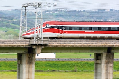 Tren de alta velocidad Frecciarossa 1000.