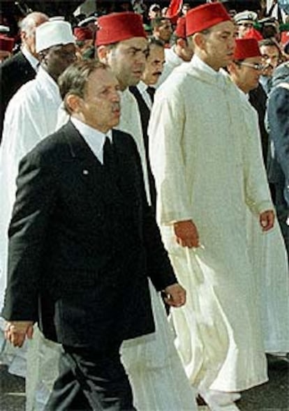 El presidente Buteflika (izquierda) y el rey Mohamed VI, en 1999.

ESS