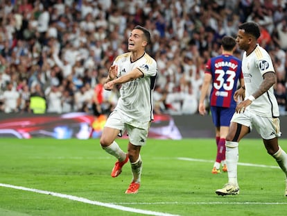 Lucas Vázquez celebra el segundo gol del Real Madrid al Barcelona.