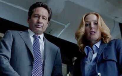 David Duchovny y Gillian Anderson haciendo de los legendarios agentes Fox Mulder y Dana Scully.