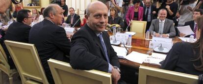 El ministro de Educación, José Ignacio Wert, con los consejeros de Educación autonómicos.