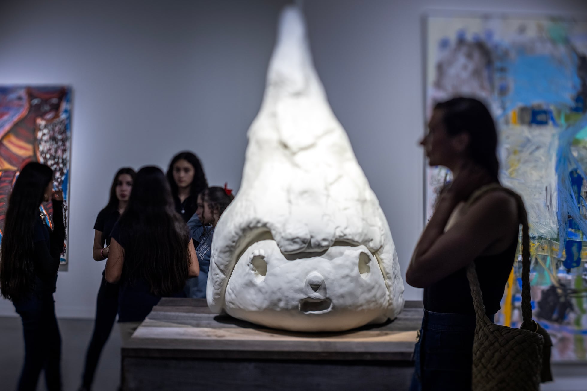 La pieza 'Sin título' de Yoshitomo Nara en la feria de arte Art Basel.
CRISTOBAL HERRERA-ULASHKEVICH (EFE)