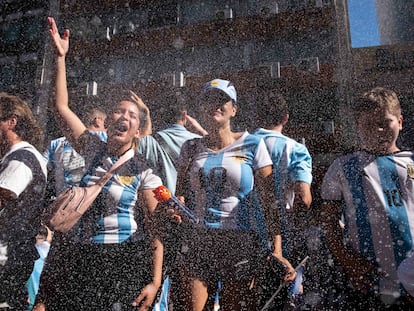 Aficionados celebran hoy en Buenos Aires.