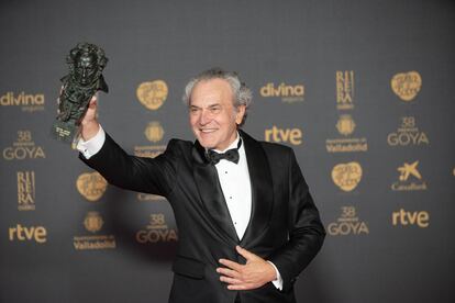 José Coronado con su Goya al mejor actor secundario.
