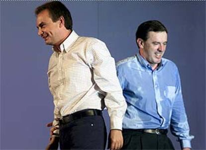 José Luis Rodríguez Zapatero y Joan Ignasi Pla, ayer, durante la celebración del mitin de Torrent.