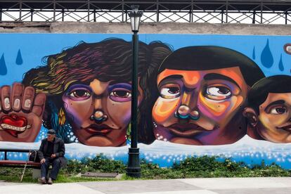 Recientemente, Lima acogió el Festival de Arte Urbano Latidoamericano, que convocó a un treintena de artistas urbanos internacionales, provenientes en su mayoría de países latinoamericanos. Esta iniciativa fue ideada por los grafiteros peruanos Entes y Pésimo. En la imagen, una de sus creaciones, en la Plaza Santa Rosa.