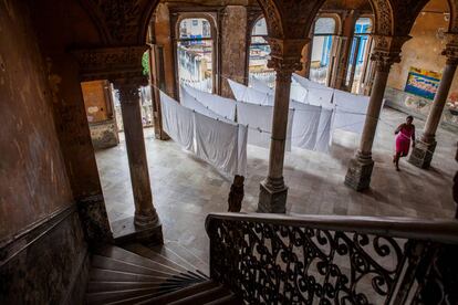 Vestíbulo del edificio donde está el restaurante La Guarida.