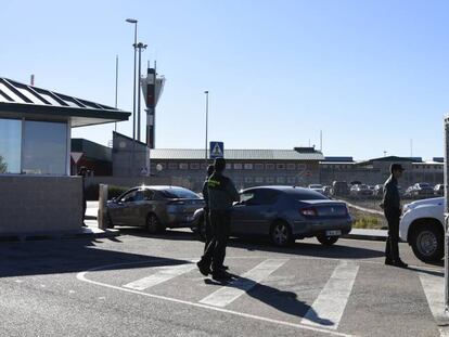 Control de acceso al centro penitenciario Madrid VII, en la localidad de Estremera.