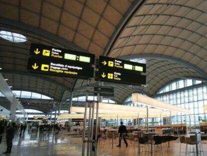 Instalaciones interiores del aeropuerto de L’Altet