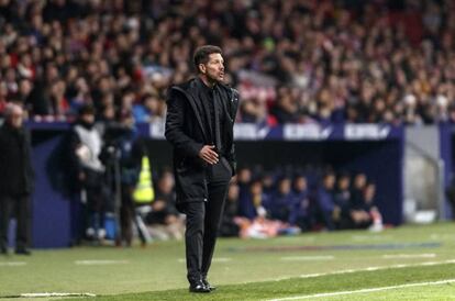 Simeone, durante el partido entre el Atlético y el Girona.