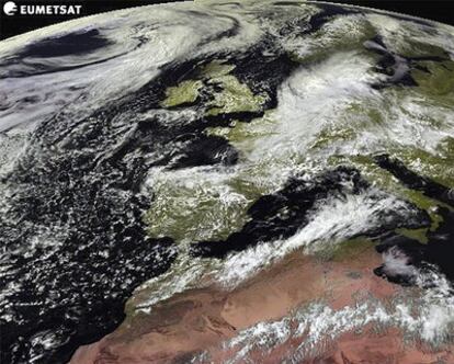 Imagen tomada por el satélite Meteosat para la Aemet.