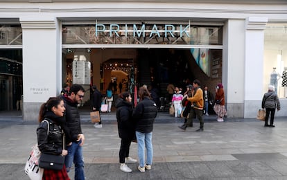 Entrada a la tienda de Primark en la Gran Vía de Madrid.