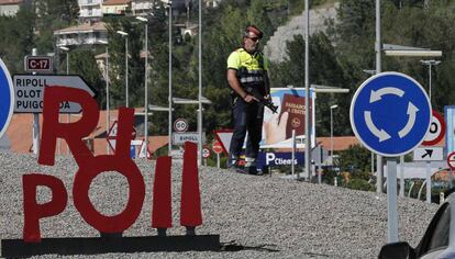 Control policial a Ripoll aquest diumenge.