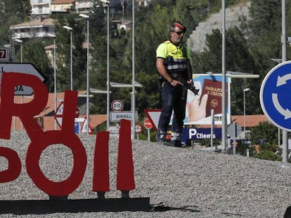 Control policial a Ripoll aquest diumenge.