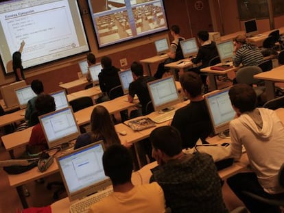 Estudiantes en un aula de la Universidad Carlos III.