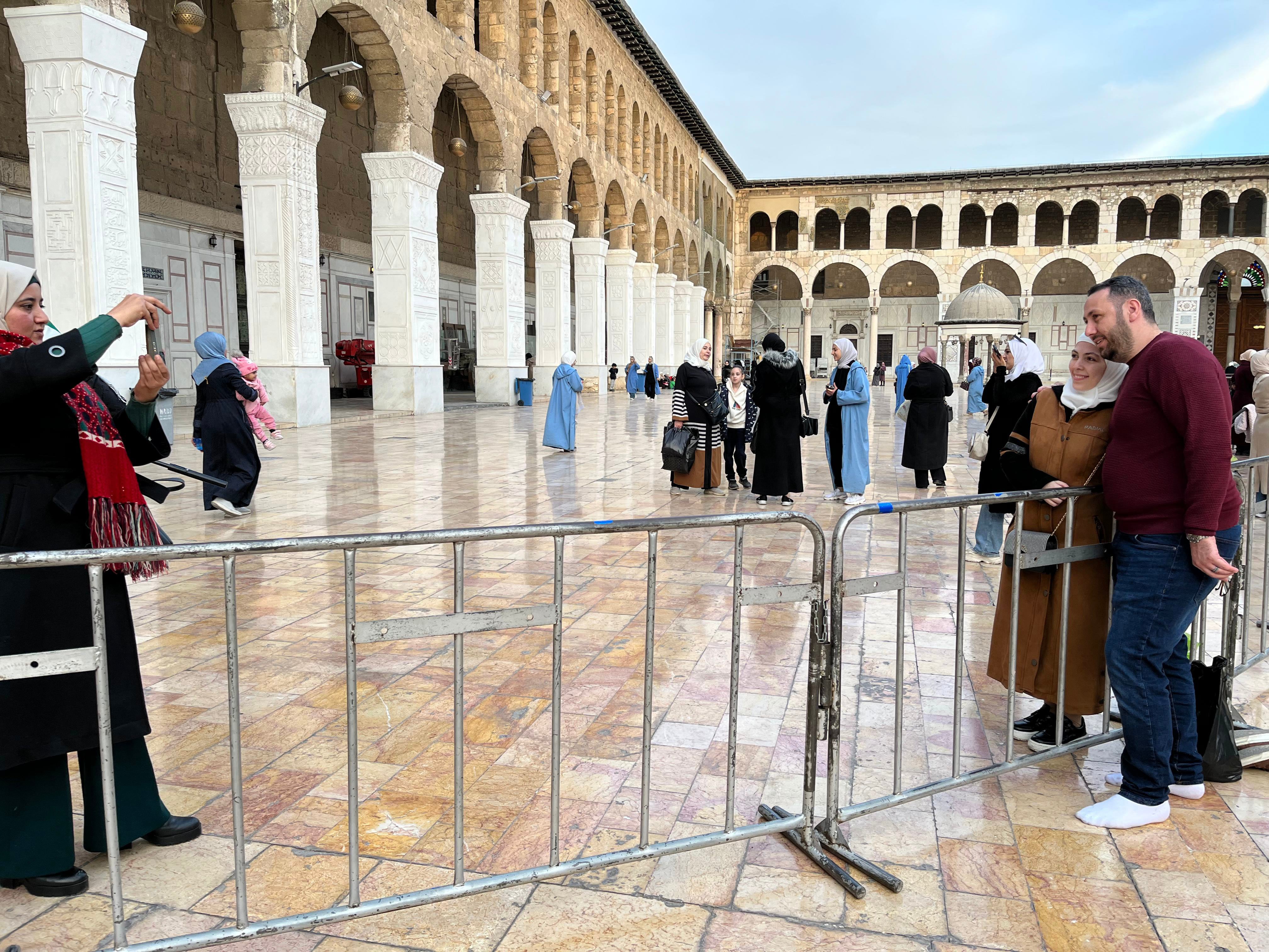 Siria celebra un año sin la dictadura de El Asad entre la ilusión y la inquietud Siria celebra un año sin la dictadura de El Asad entre la ilusión y la inquietud