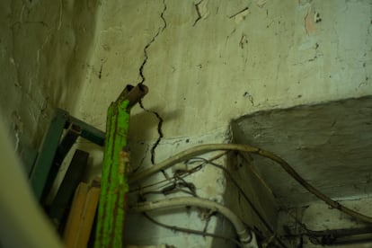 Grietas en la estructura de la vecindad Justo Sierra 59 en el Centro Histórico de la Ciudad de México.