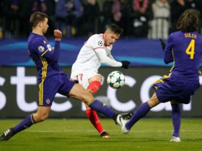 Un buen segundo tiempo adecenta la gris clasificación del conjunto andaluz, ayudado por la goleada del Liverpool y el gol de Ganso