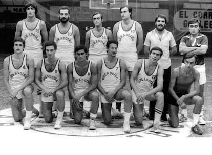 La plantilla del Obradoiro en los años ochenta.