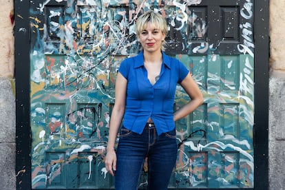 La filósofa Raquel Ferrández en las calles del barrio de La Latina (Madrid), el pasado 22 de julio.