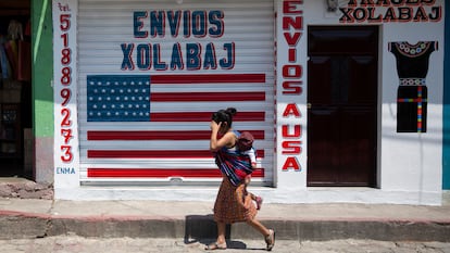 Un local donde se reciben remesas en Joyabaj (Guatemala), en 2020.
