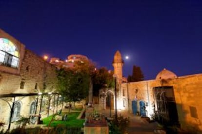 Vista nocturna de la ciudad vieja de Safed.