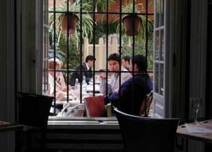 Comedor de la Taberna del Alabardero, en el centro de Sevilla.