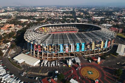 Vista panorámica del estadio Azteca ubicado al sur de la Ciudad de México. Este estadio, con una capacidad de 116.000 personas, es considerado uno de los estadios más importantes del continente.