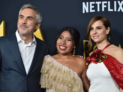 El director mexicano Alfonso Cuarón y las actrices mexicanas Yalitza Aparicio y Marina de Tavira.