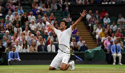 Marcelo Melo comemora a conquista de Wimbledom em 2017.