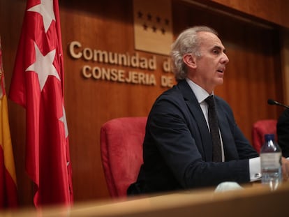 El consejero de Sanidad de la Comunidad de Madrid, Enrique Ruiz Escudero, en la primera rueda de prensa desde que comenzó la pandemia, este 23 de julio.