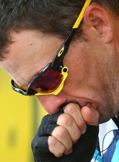 Lance Armstrong, momentos antes de afrontar una etapa.