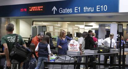 Imagen de archivo del control de seguridad en un aeropuerto