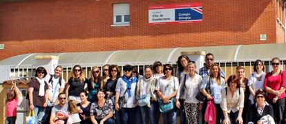 Padres de alumnos del colegio de Guadarrama, que piden un instituto bilingüe en la localidad.