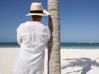 La sombra que aporta el ala del sombrero protege tanto la zona del rostro como la del cuello.