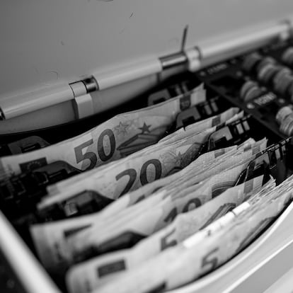 ILLUSTRATION - 02 March 2022, Berlin: A cash register in the C&A clothing store in a shopping center in Berlin-Marzahn. Photo: Fabian Sommer/dpa (Photo by Fabian Sommer/picture alliance via Getty Images)