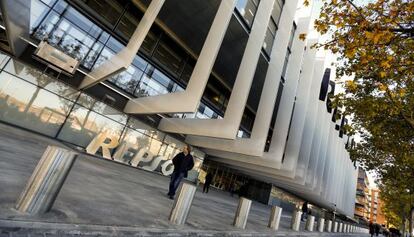 Fachada de la sede de Repsol en Madrid.