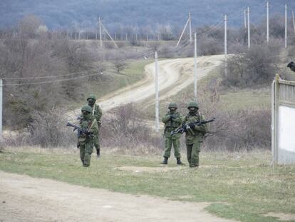 Soldados rusos durante la ocupación de Crimea, en marzo de 2014.