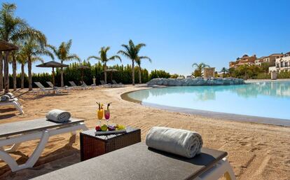 Piscina en el Meliá Villaitana (Benidorm). 