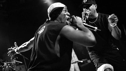 Actuación del grupo Public Enemy.