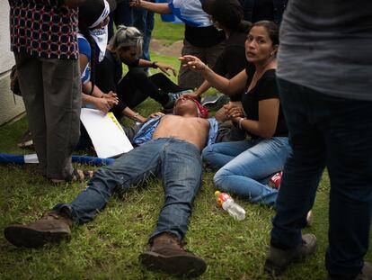 Marcha de las Madres de Nicaragua, el 30 de mayo de 2018, que fue atacada por huestes de Daniel Ortega, que dejaron varios muertos.