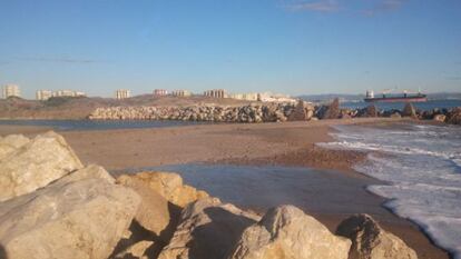 Salida al mar de la Gola de Puchol en Valencia