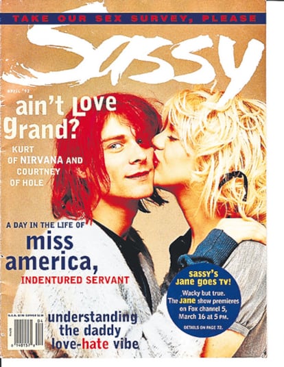 <b>Una portada con Kurt Cobain y Courtney Love de <i>Sassy,</i> la primera revista de Pratt.</b>