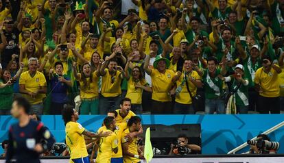 Comemoração de gol no segundo tempo da partida Brasil e Croácia, na Arena Corinthians, que marcou a abertura da Copa do Mundo de 2014.