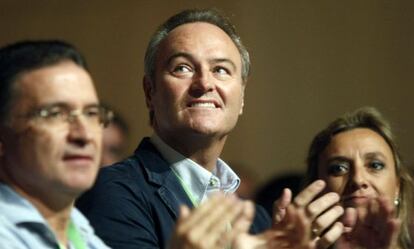 Alberto fabra, ayer, en el congreso de Nuevas Gerneraciones celebrado en Castellón.