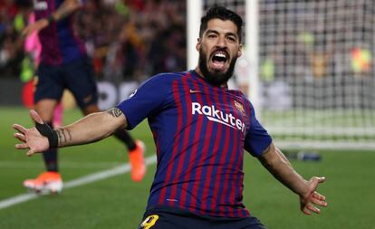 Luis Suárez celebra el primer gol ante el Liverpool.