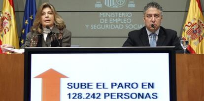 Los secretarios de Estado de Empleo y Seguridad Social, Engracia Hidalgo y Tomás Burgos, presentan los datos de paro.