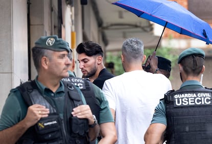 El futbolista Rafa Mir, a su llegada al al juzgado n. 8 de Llíria (Valencia), el día 4 de septiembre.