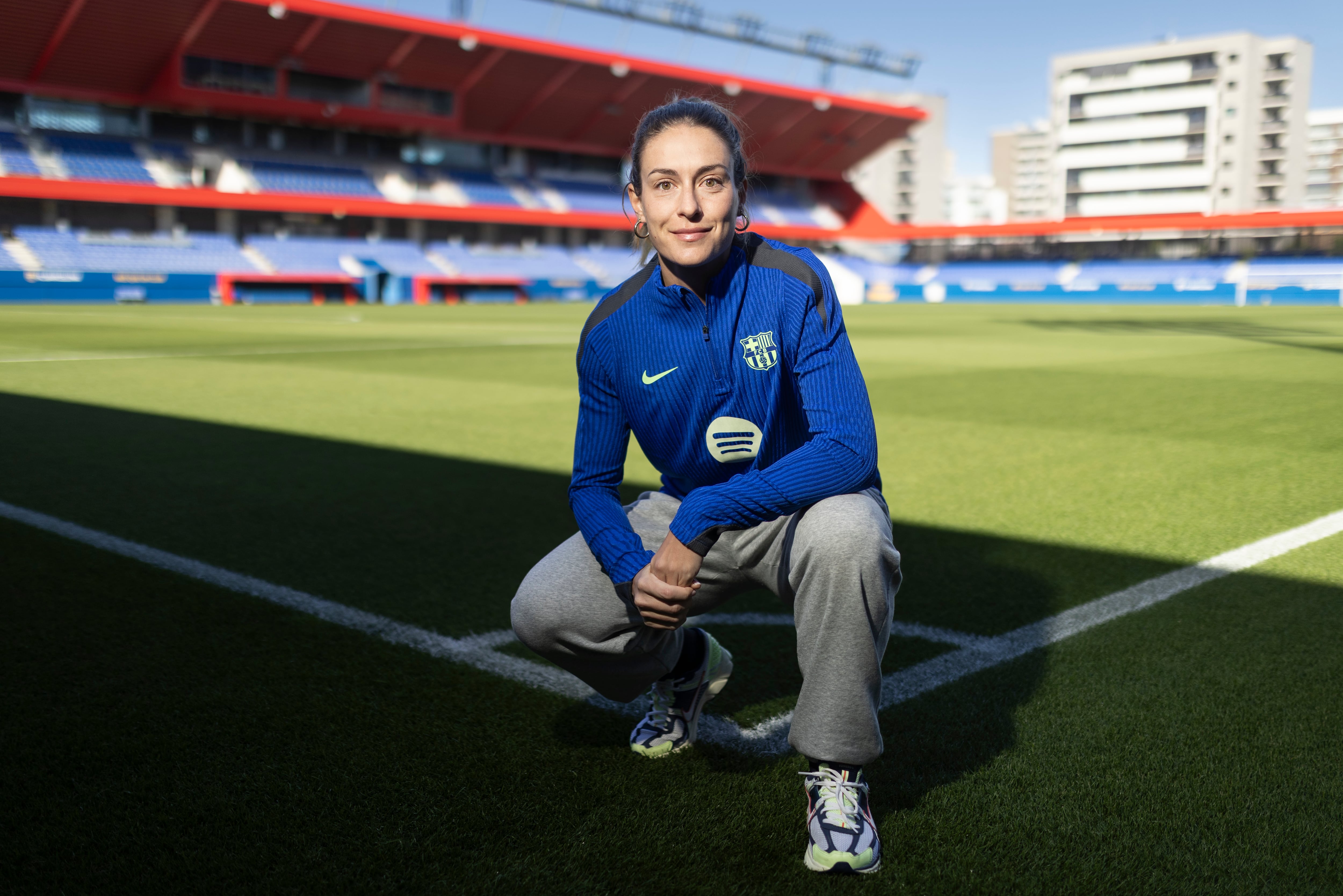 Putellas, en el césped del Johan Cruyff.