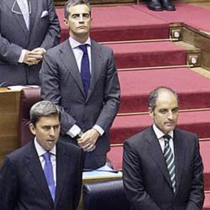 Francisco Camps, miembros de su Gobierno y parlamentarios del PP, en el Debate de Política General de la Comunidad Valenciana